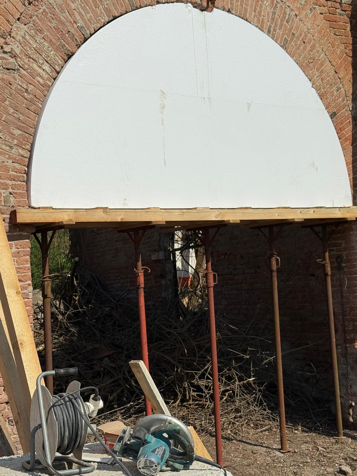 Inizio lavori di messa in sicurezza degli archi storici di Villa Arca del Santo